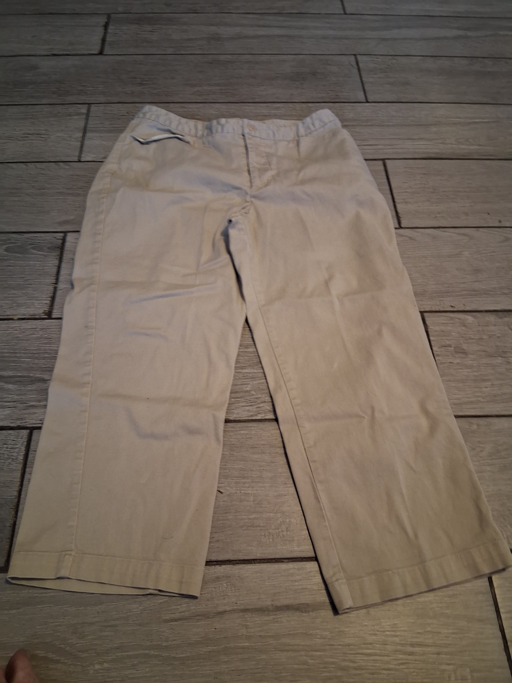 Women’s Casual Capris - Light Beige Stretch Twill